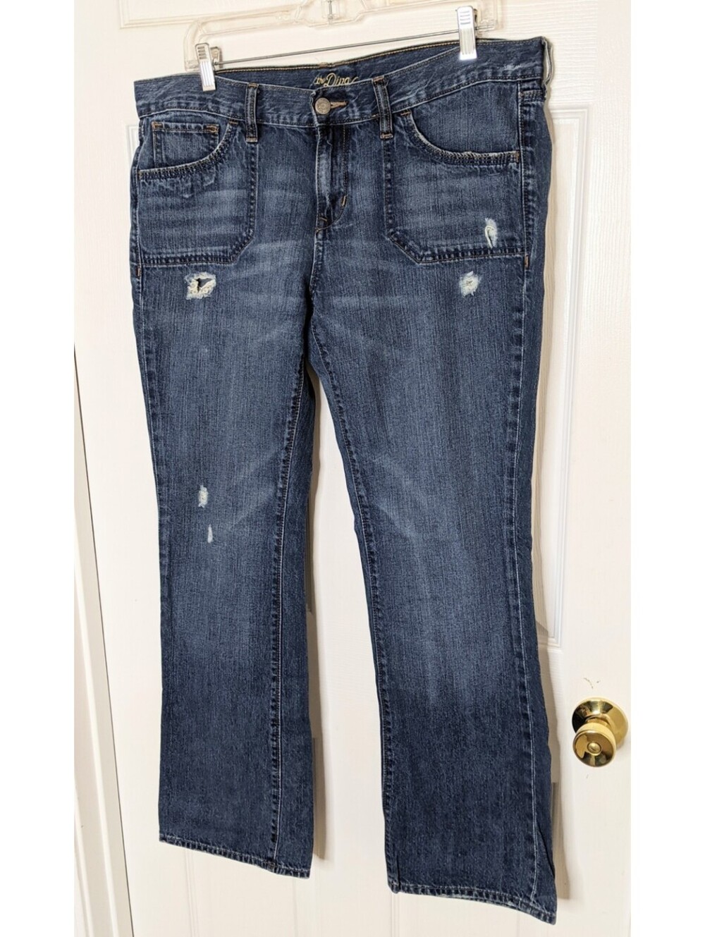 Old Navy The Diva Jeans Womens Sz 14 Regular Med Blue Distressed Straight Leg